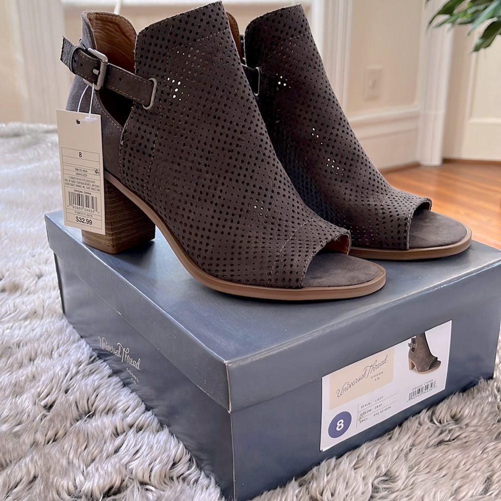 Universal Thread Lizzy Bootie in Gray